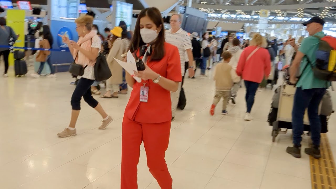BANGKOK SUVARNABHUMI AIRPORT - walking tour