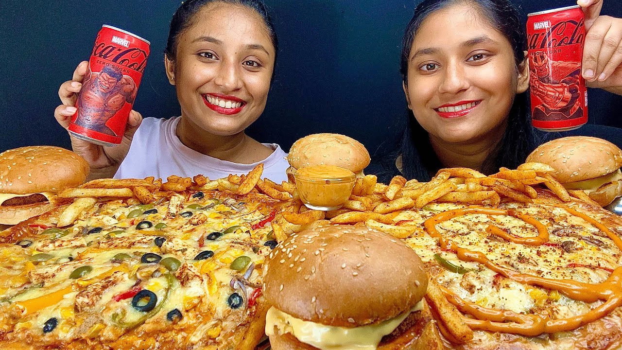 Ем две большие пиццы «Пери-пери» с овощами и английским ритритом🍕, бургер🍔, картофель фри🍟.