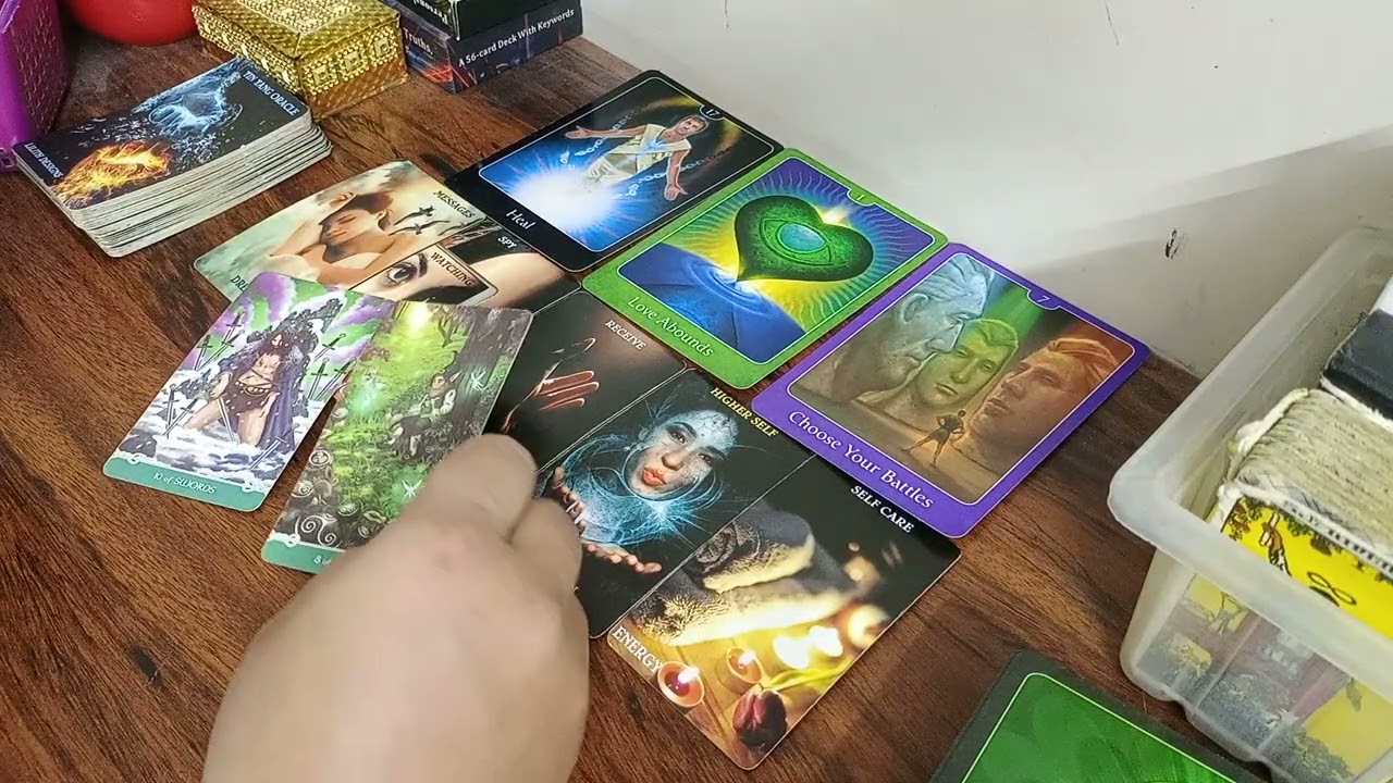 😘WHO IS YOUR SECRET ADMIRER 😘 HINDI-URDU TAROT💖#secretadmirer #highpriestess7777#tarot #tarotreading
