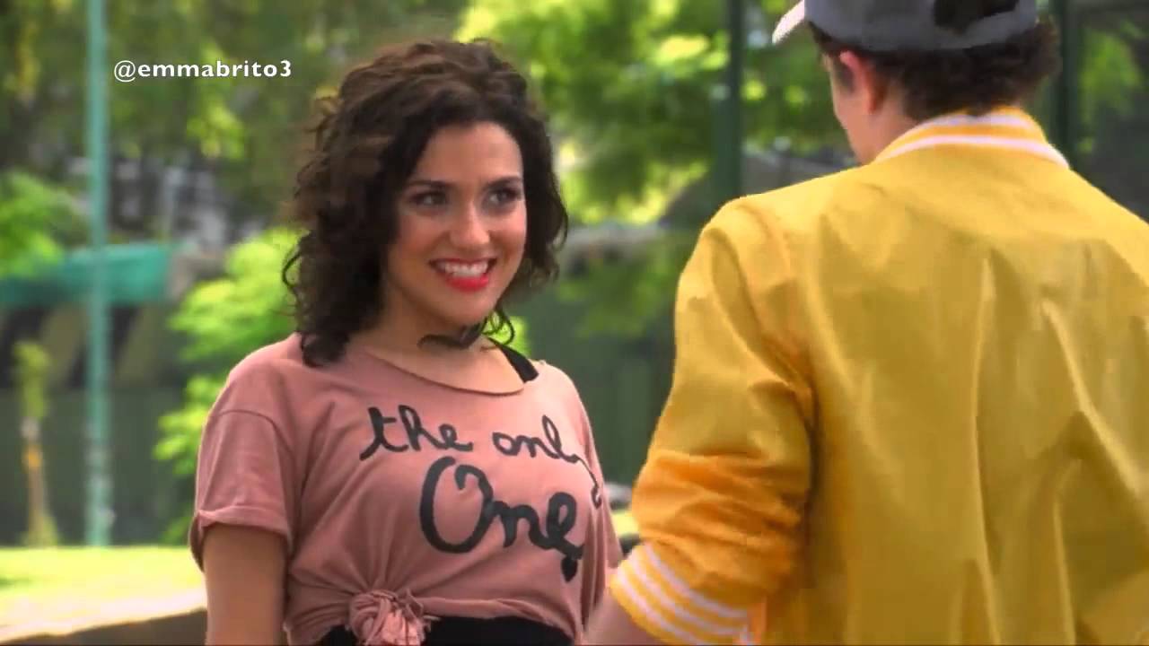 Violetta 1 - Naty y Maxi arreglan las cosas y se hacen 