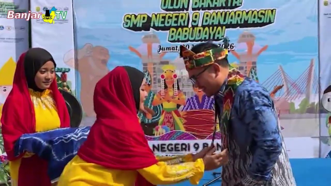 LESTARIKAN BUDAYA DAERAH SMPN 9 BANJARMASIN GELAR PENTAS SENI