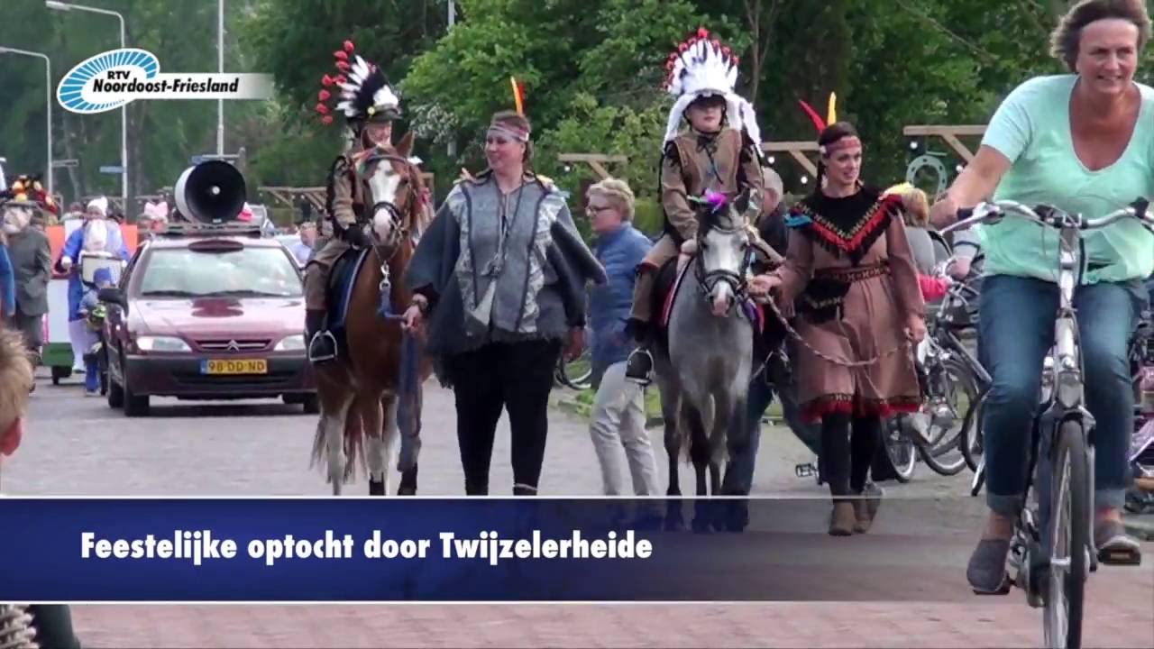 Feestelijke optocht door Twijzelerheide en Zwagerbosch