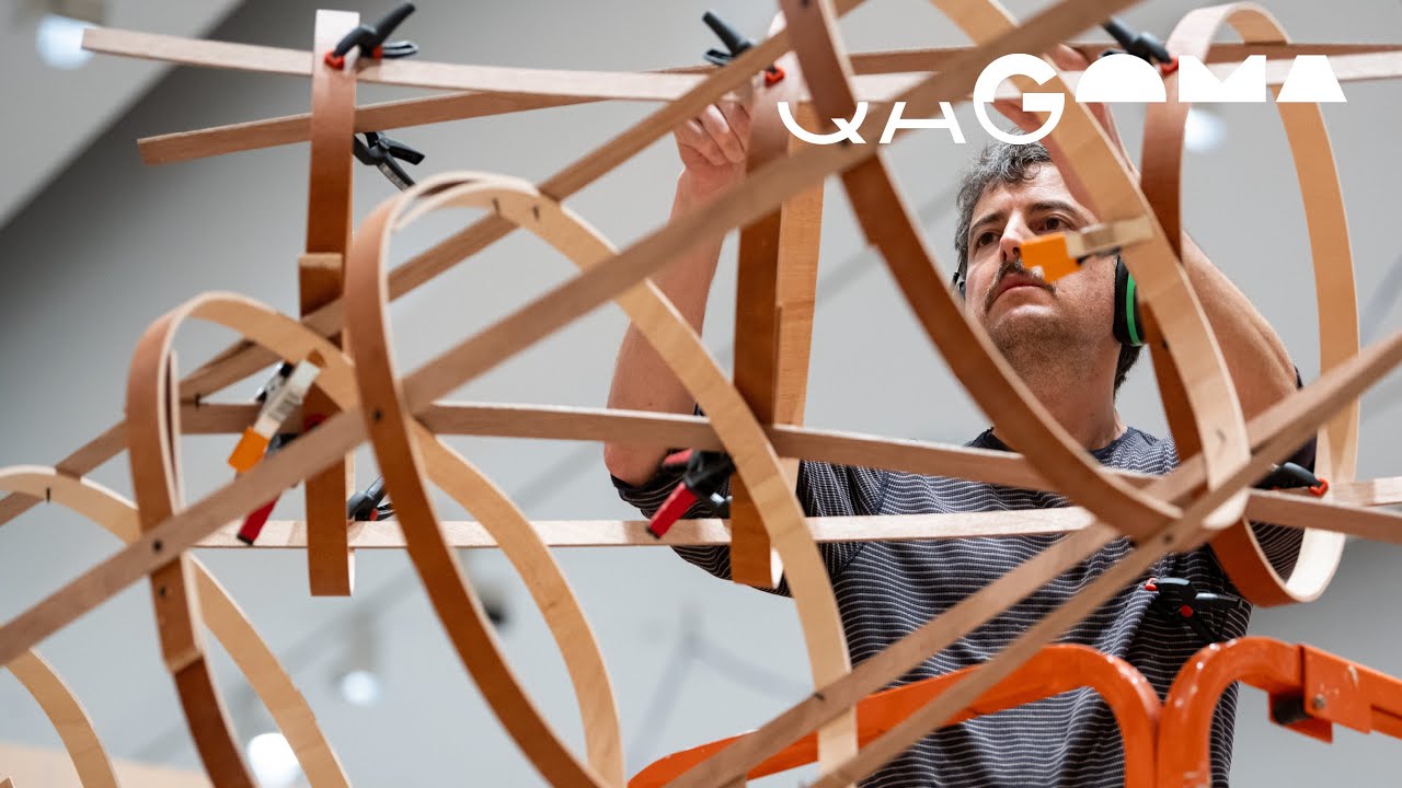 Time-lapse/ Henrique Oliveira creates a gnarled & twisted woodland
