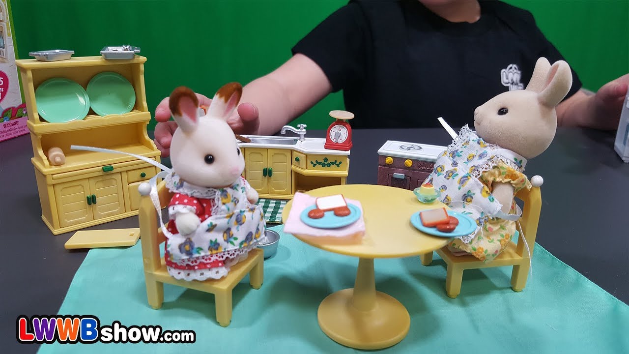 Unboxing Calico Critters Kozy Kitchen Set | LWWB Show 67
