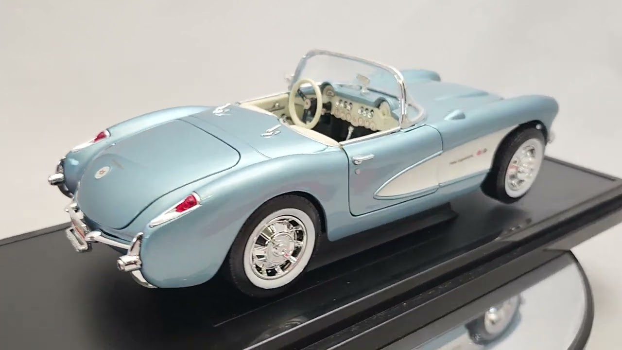 Yat Ming Road Signature 1957 Chevrolet Corvette Convertible Blue White