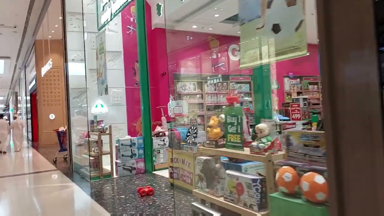 جولة ب سيتي سنتر عجمان  City Centre Ajman.....واطفالي دخلو Vox cinema