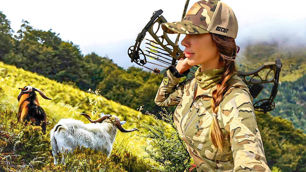 BOW HUNTING in the Australian hills (my new bow setup!) 🏹