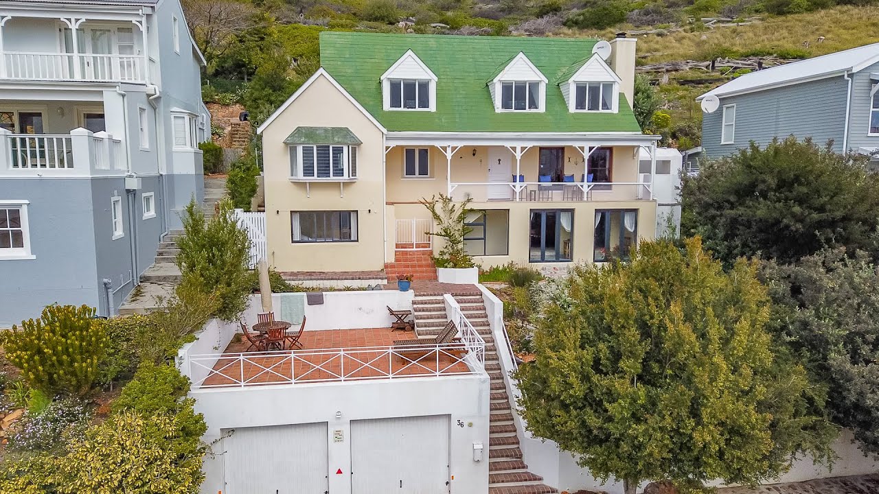 4 bedroom house for sale in Simons Town
