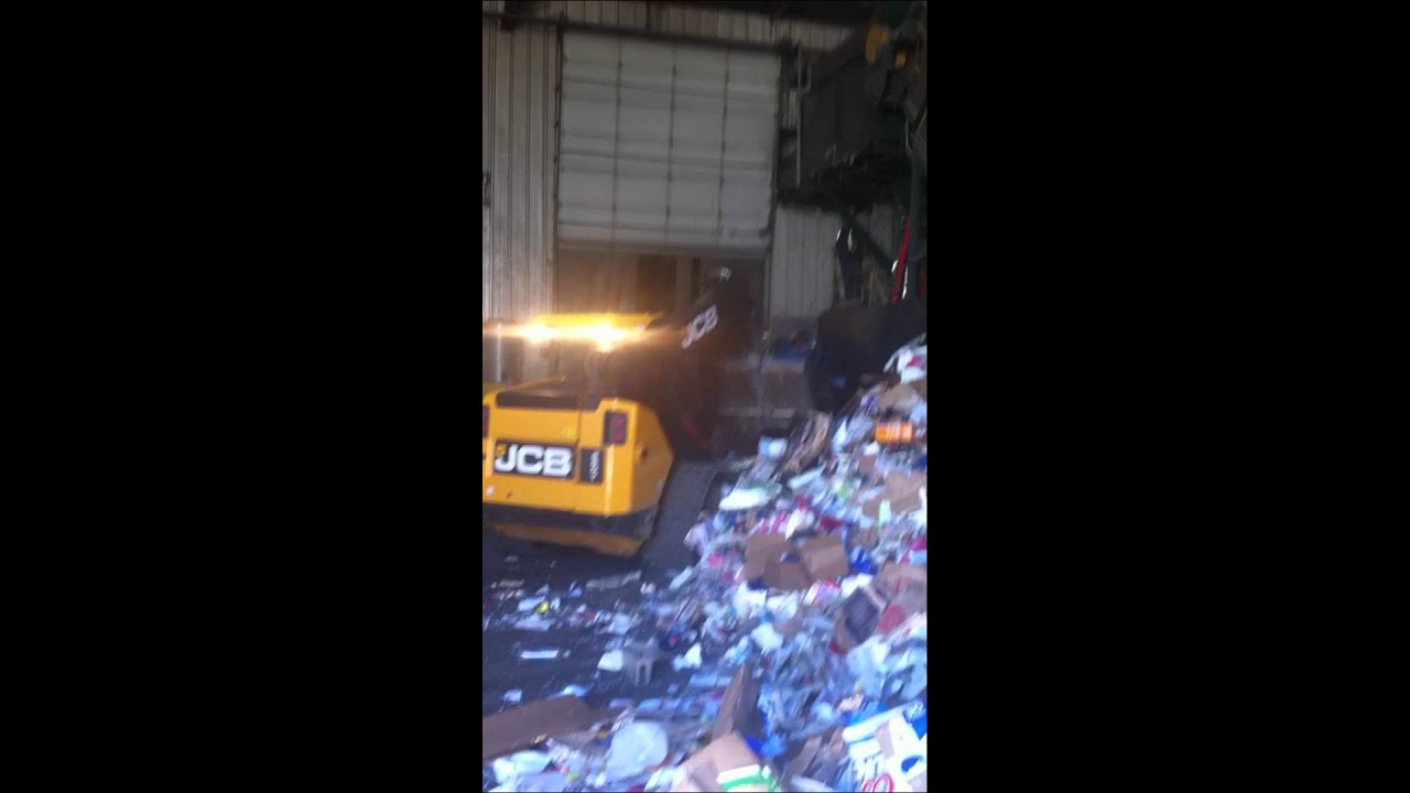 DEMO-DOZER SKID STEER GRAPPLE ATTACHMENT DEMO FOR CITY CARTON RECYCLING