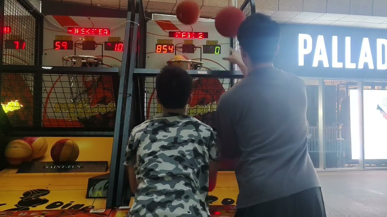 20260228@美麗華廣場yoyo投籃機@威的魔手頻道和丁辰雙打10顆🏀尾殺950+程度