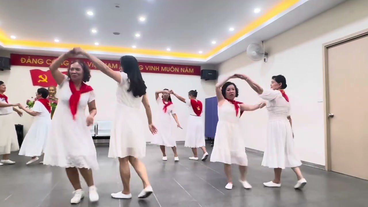 Việt Nam ơi mùa xuân đến rồi - chacha đôi Vimeco PH