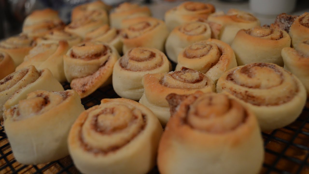 How to Make Mini Cinnamon Rolls