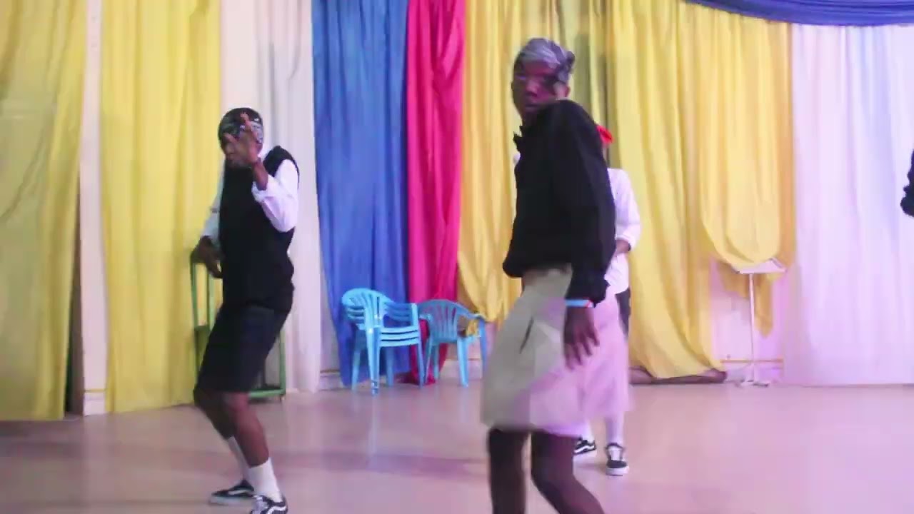 ibibereye muri APARUDE{college de bethel} ni amabarara abana barahatwitse.