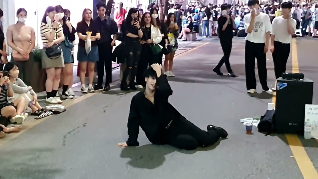 SATURDAY. AQA  DOUBLEBONG. CUTE ATTRACTIVE SINCHON ROAD BUSKING.