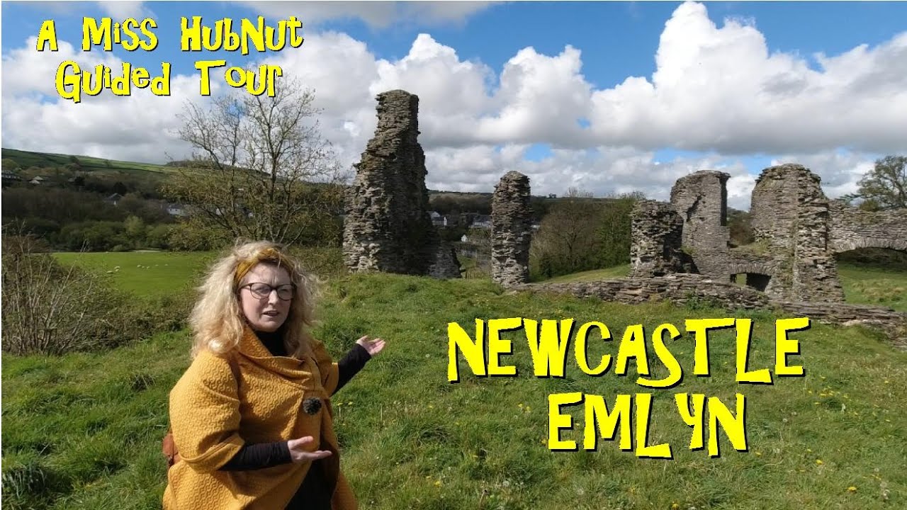 Newcastle Emlyn - A Miss HubNut Guided Tour. Castles, dragons and cake!