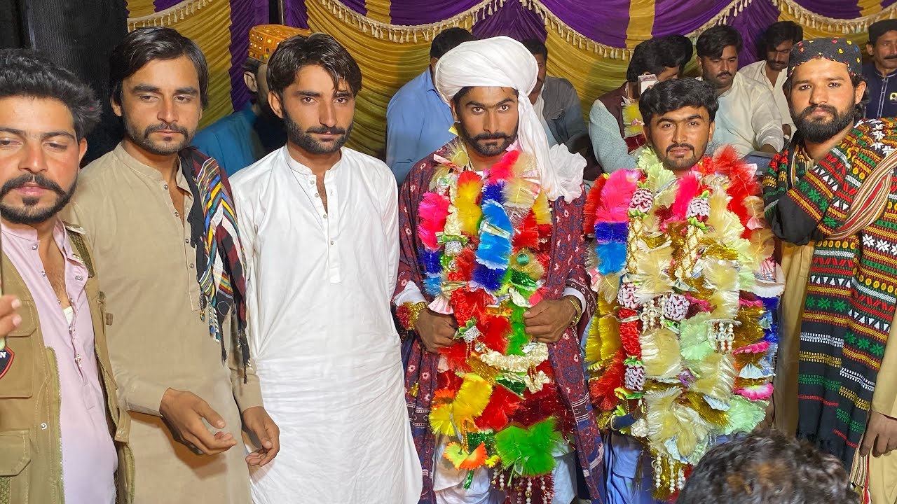 Singer shabeer haidre hovoha fan kar tiko changy lagi ha