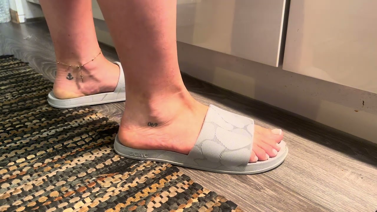 Trying On Grey Sandals | Casual and Comfy Summer Footwear Review