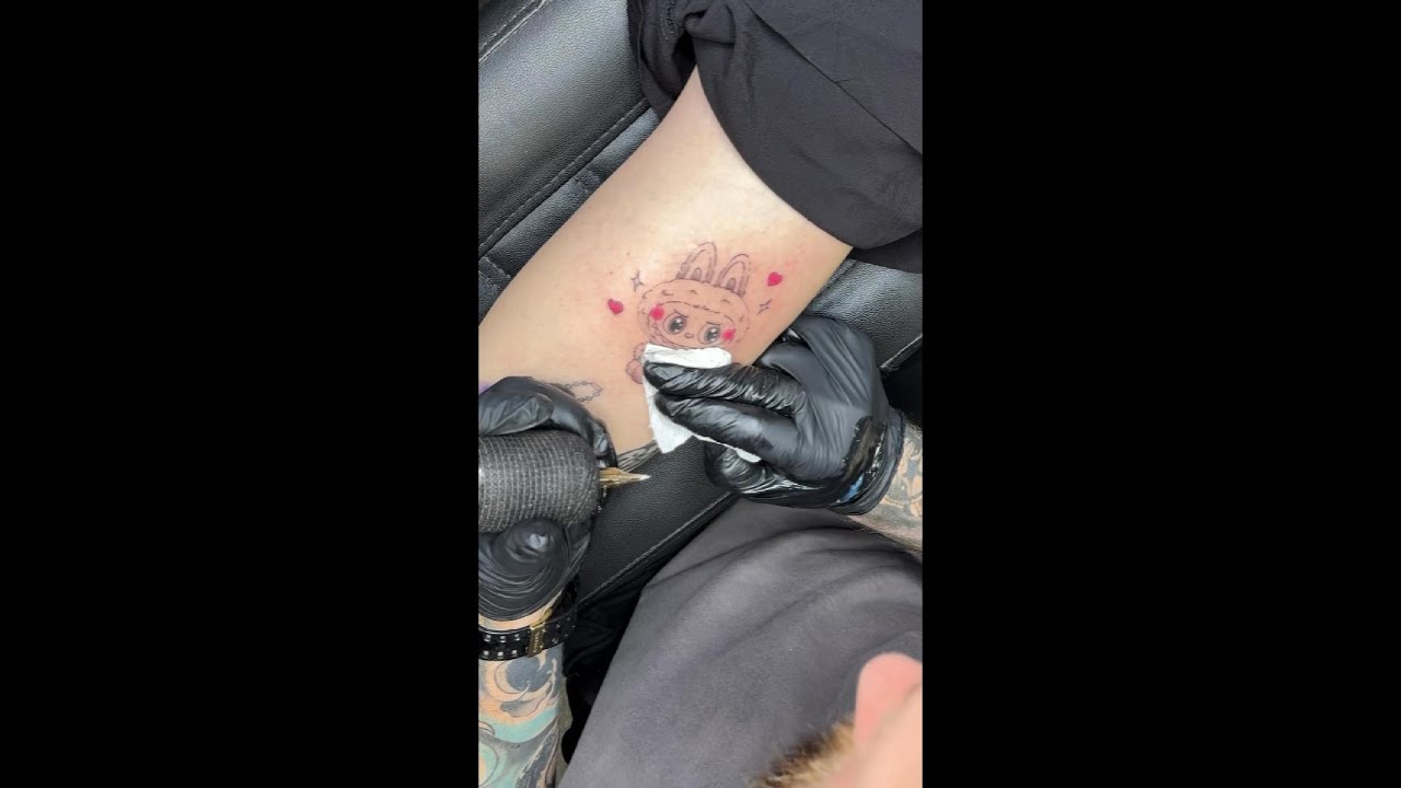 Labubu tattoo live