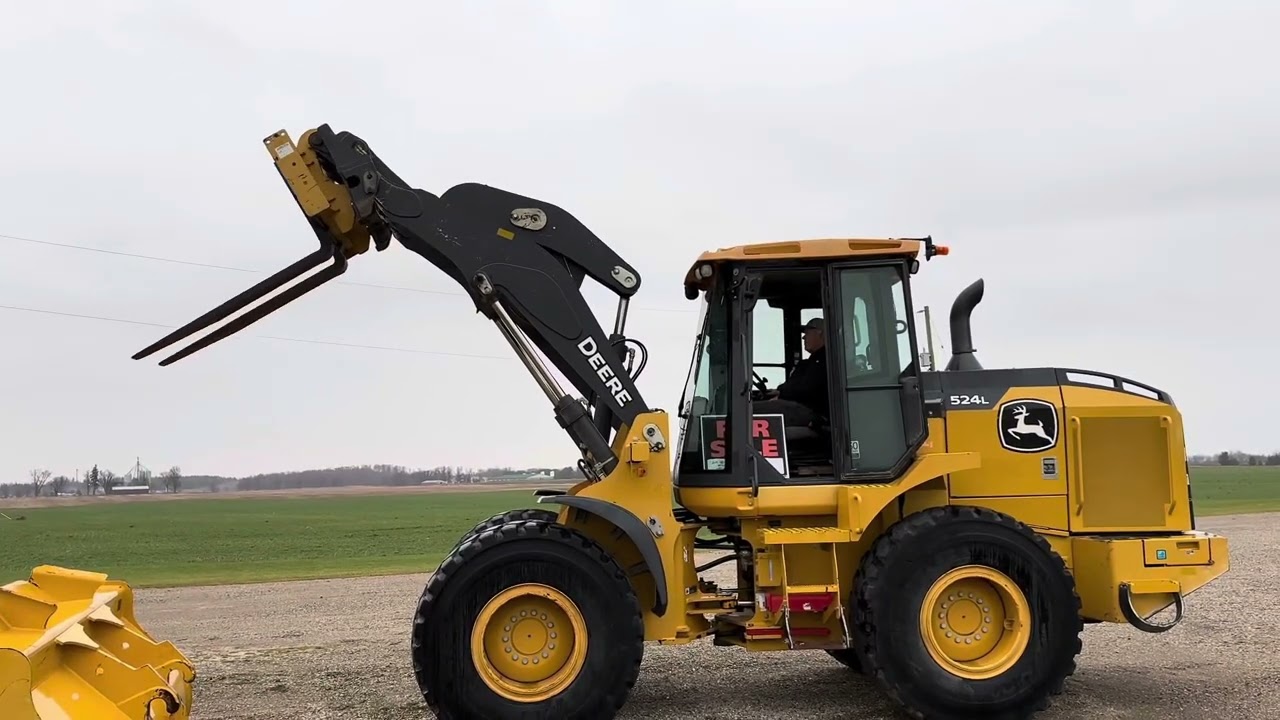 John Deere 524L wheel loader for sale