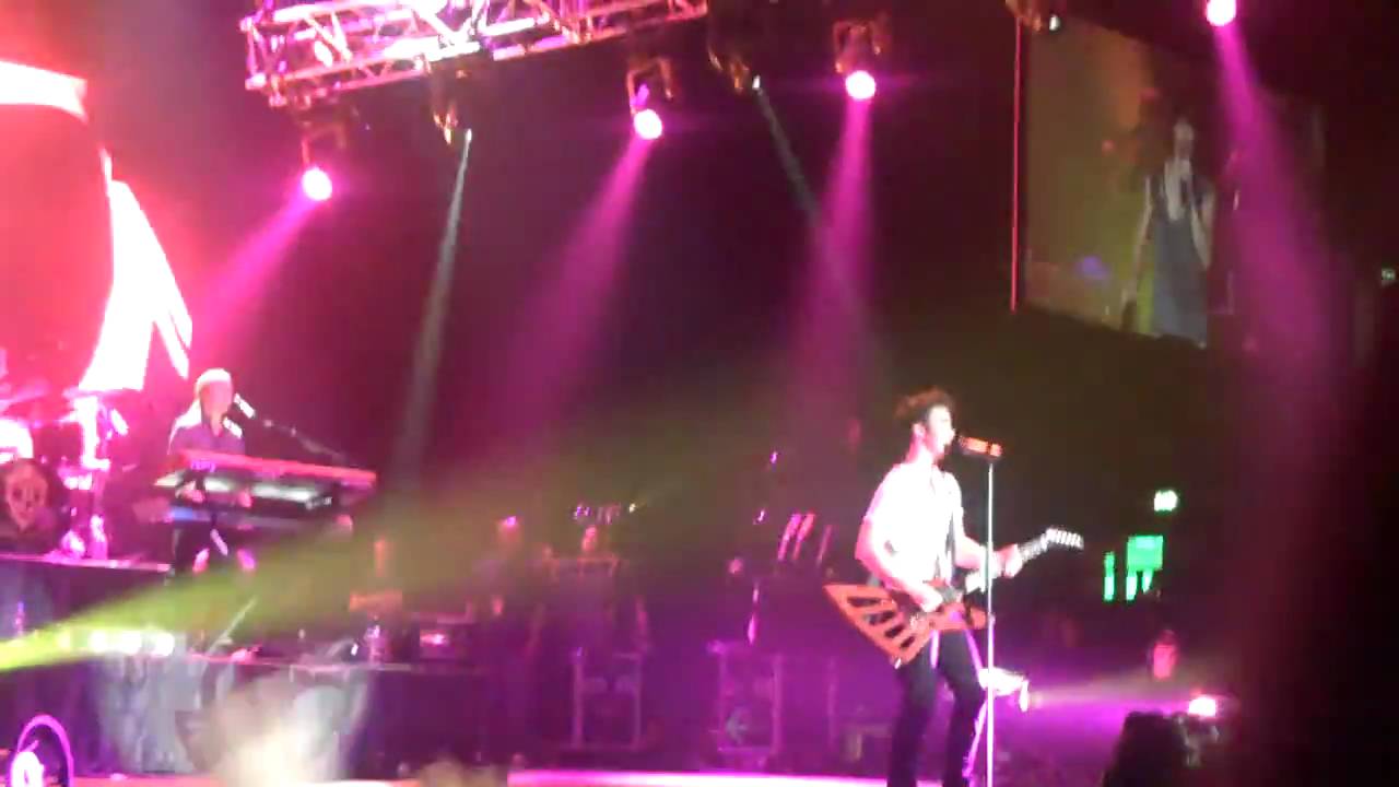 Jonas brothers - SOS -wembley 15/06/09 *HD*