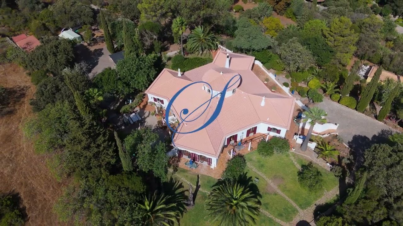 Guest house immersed in a 1 hectare land with ocean and country views