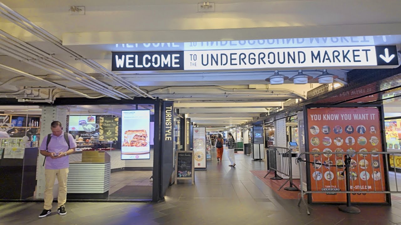 【4K】𝐖𝐀𝐋𝐊 🇺🇸 Turnstyle Underground Market in New York City 🚕🗽🌭