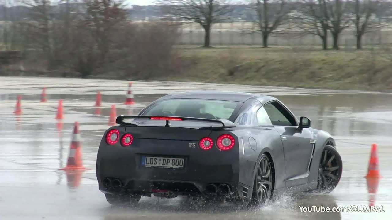 Nissan R35 GT-R Trying to Drift!