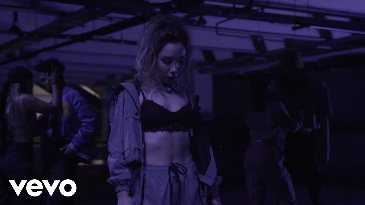 Samantha Barr&oacute;n - Sin M&iacute; (Video Oficial)