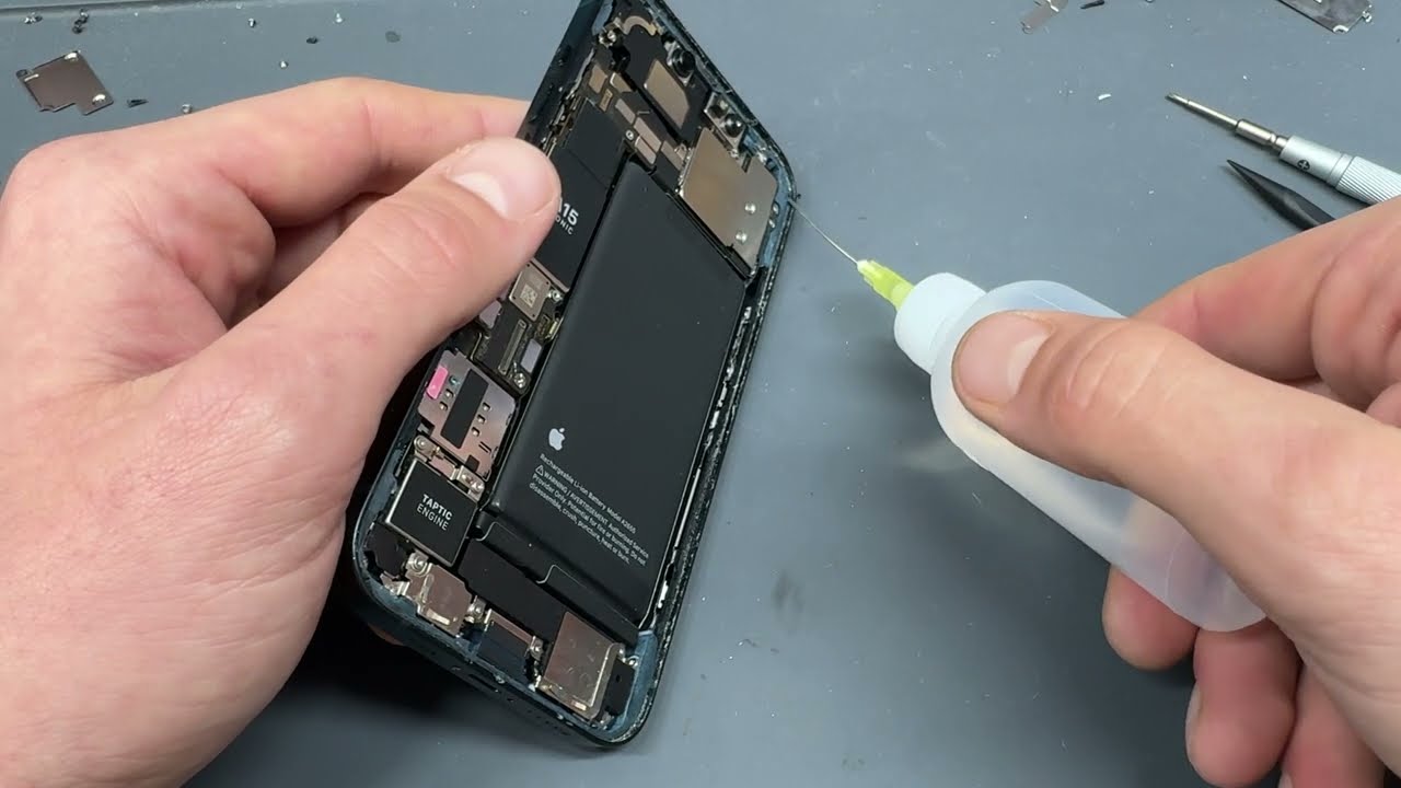 Замена экрана iPhone 13: руководство по самостоятельному восстановлению дисплея!