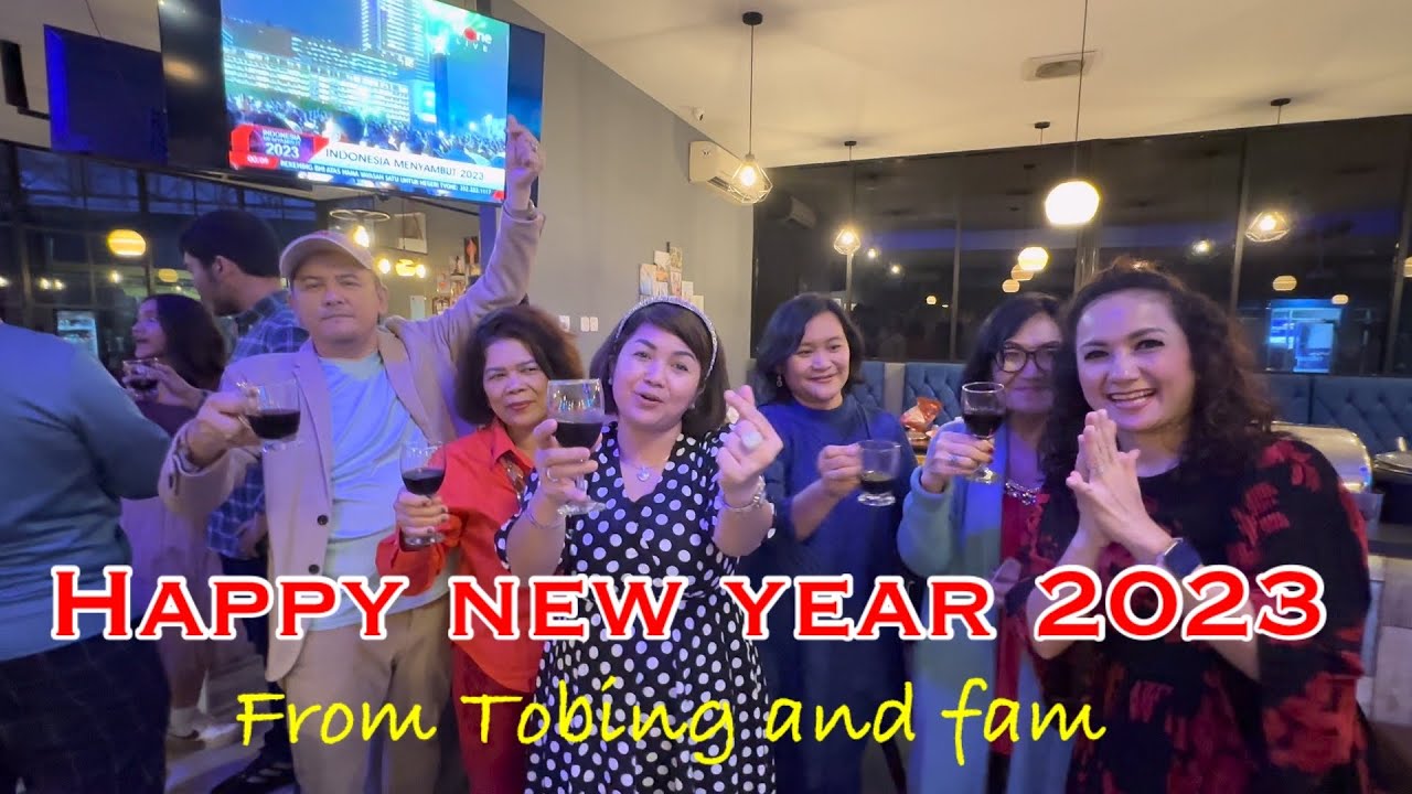 Happy New Year 2023 dari Joy Tobing dan Keluarga