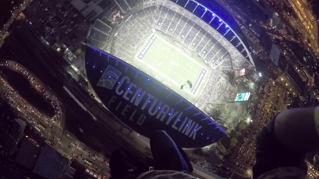 A 360 Degree Look at Parachuting into CenturyLink Field