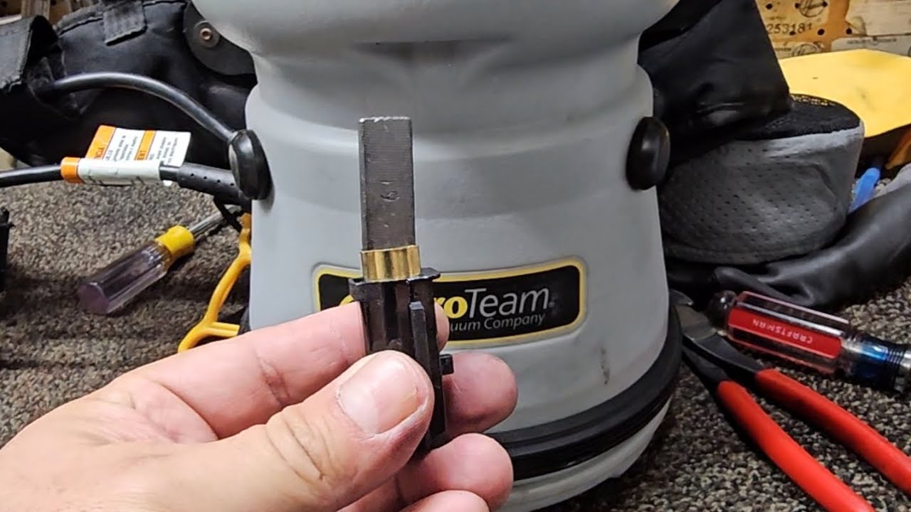 ¿Cómo cambiar los carbón brush,de una Proteam backback