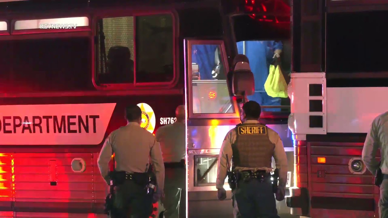 24 Prisoners Transfer on Freeway After Sheriff's Transport Bus Breaks Down 11.29.21