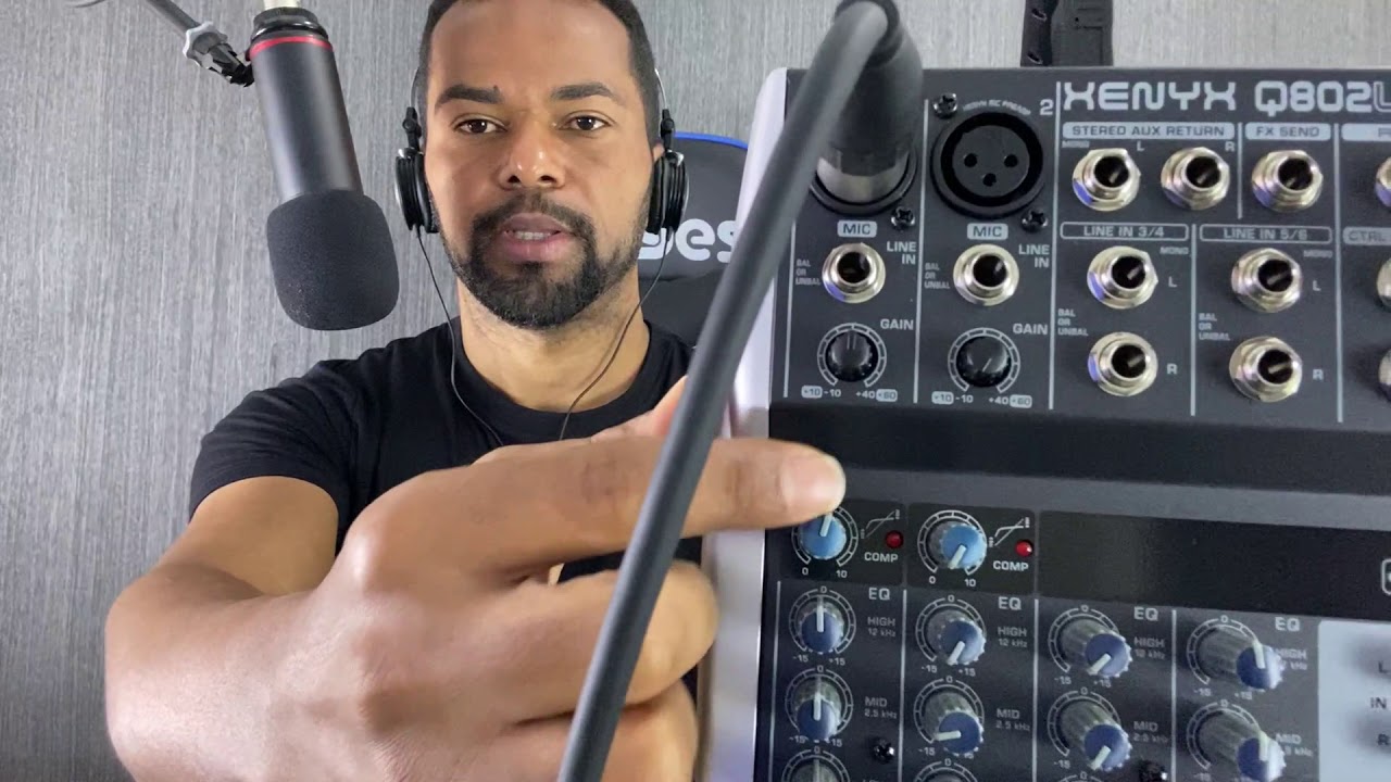 SOM DA MESA E INTERFACE BEHRINGER XENYX Q802 USB