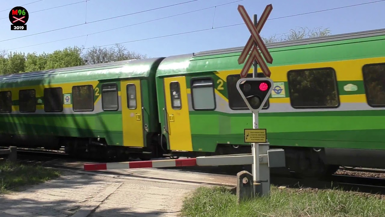 Vasúti átjáró Komárom #1 (H) - 21.4.2019 / Železniční přejezd / Hungarian railroad crossing