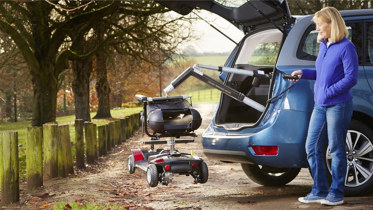 Let's have a look at this Scooter Hoist by Autochair