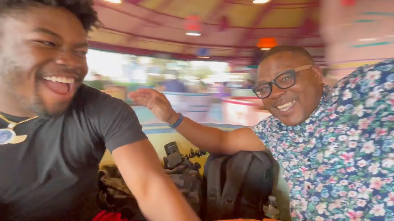 We turned the #Teacup-ride out at Disney. Erikka got sick !!!