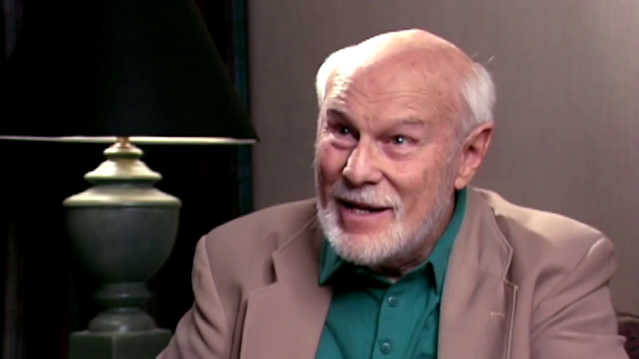 Dave Hunt exposes the counterfeit Christianity of Roman Catholicism