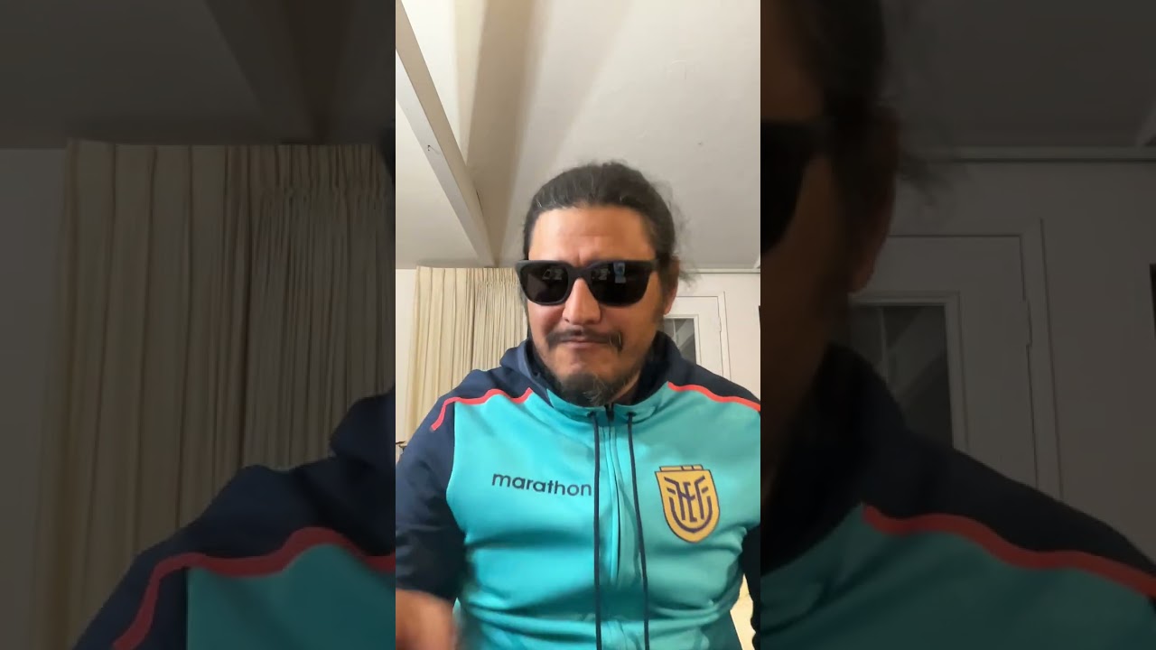 Reacting and Listening to Elton John - Greatest Hits 1970-2002 - Crocodile Rock 