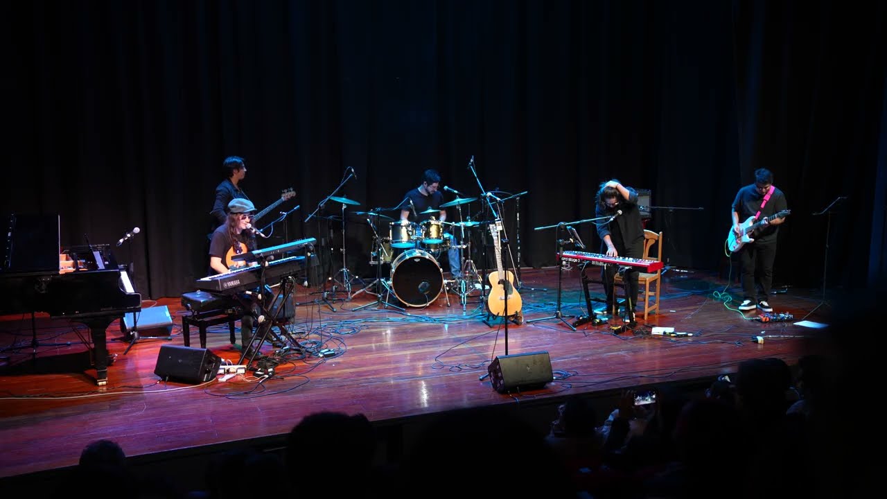 Ale Iturrizaga canta Charly Garcia en vivo - Auditorio Julio Ramón Ribeyro (Parte 5)