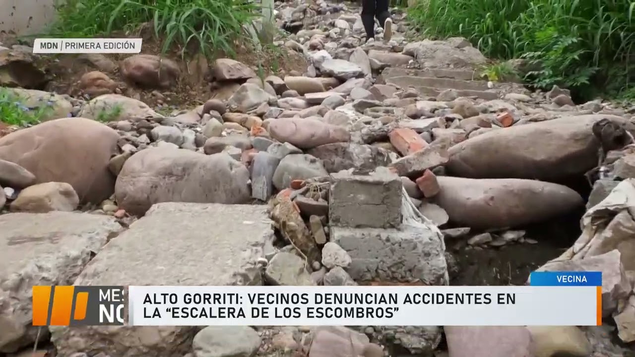 Abandonadas y repletas de escombros, así están las escaleras de Av. Éxodo