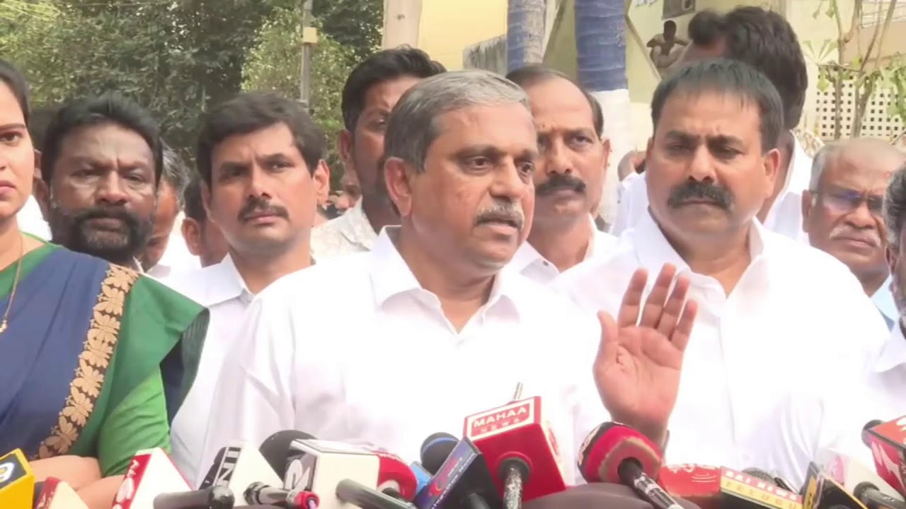 LIVE: గుంటూరులో మాజీ మంత్రి అంబటి రాంబాబు గారి కుటుంబాన్ని వైయస్‌ఆర్‌సీపీ నేతలు పరామర్శ