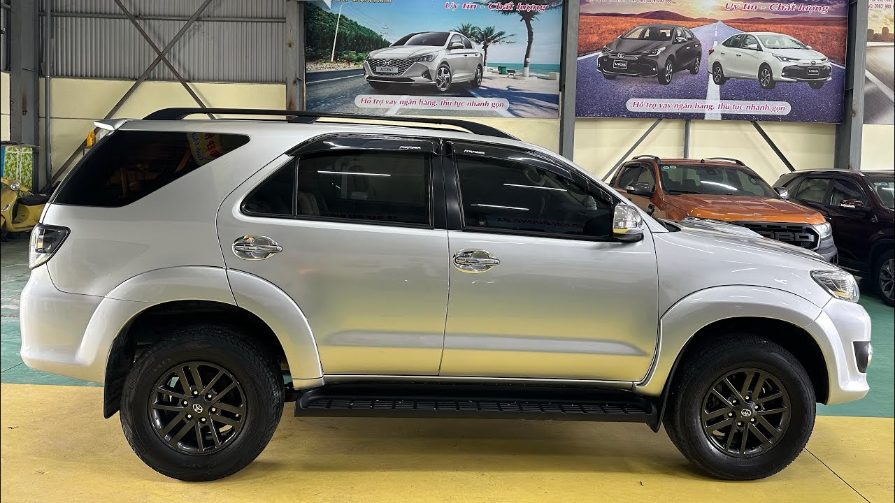 Fortuner 2015 Gầm Cao 7 Chỗ Máy Dầu Cho Các Bác Thích Bền Lành Tiết Kiệm Đây Ạ. Xe Đẹp Xuất Sắc.