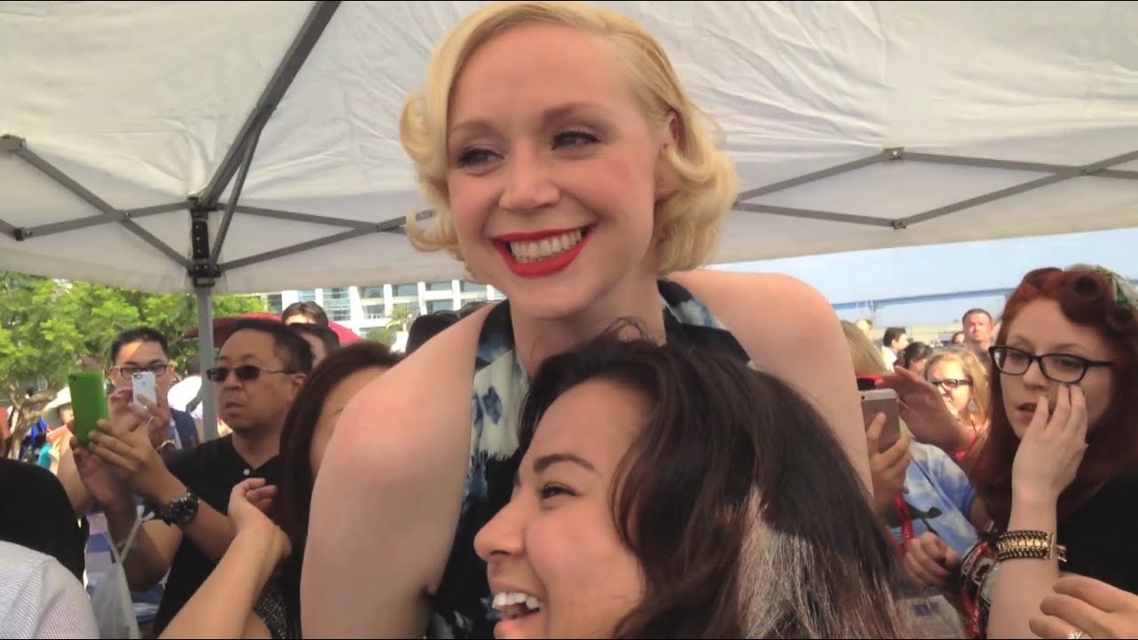 Game of Thrones cast signing SDCC '14 on marina