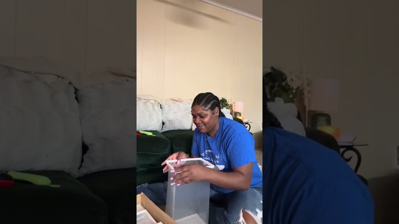 We’re in packaging and setting up today watch til the end🥰🤣 #fyp  #vlogging 