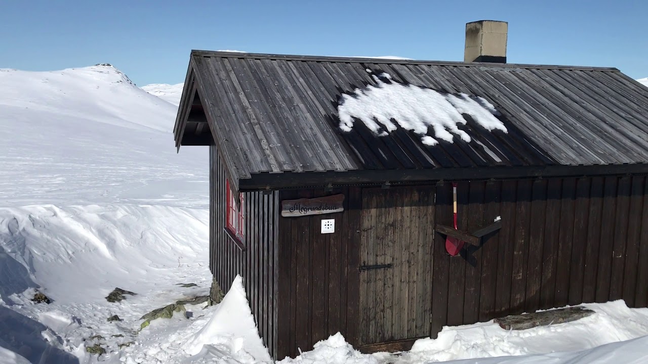 Megrundsbua, en av Gausdal fjellstyres 14 &aring;pne buer i Gausdal vestfjell