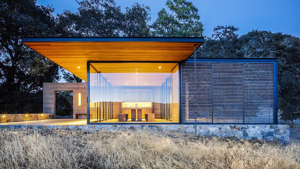 PANORAMIC PAVILION FOR SITTING WITH FRIENDS | Quintessa Pavilions by Walker Warner Architects