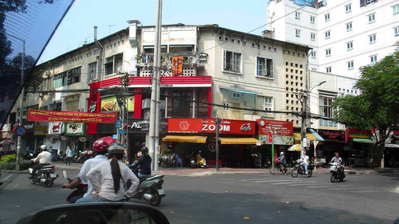 SAIGON Mùng 8 Tết 2016, nhà anh 2 của Hòa