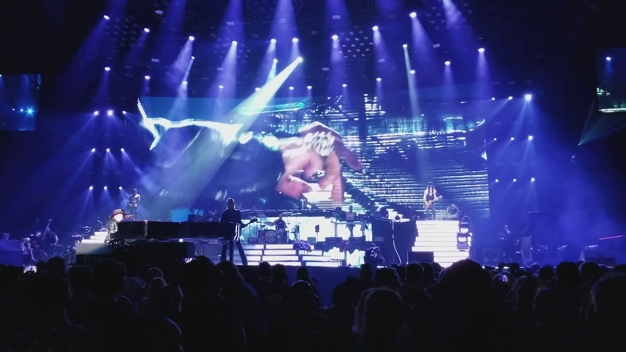 Wish You Were Here + Layla + November Rain - Guns N' Roses @The Forum (11-29-2017)