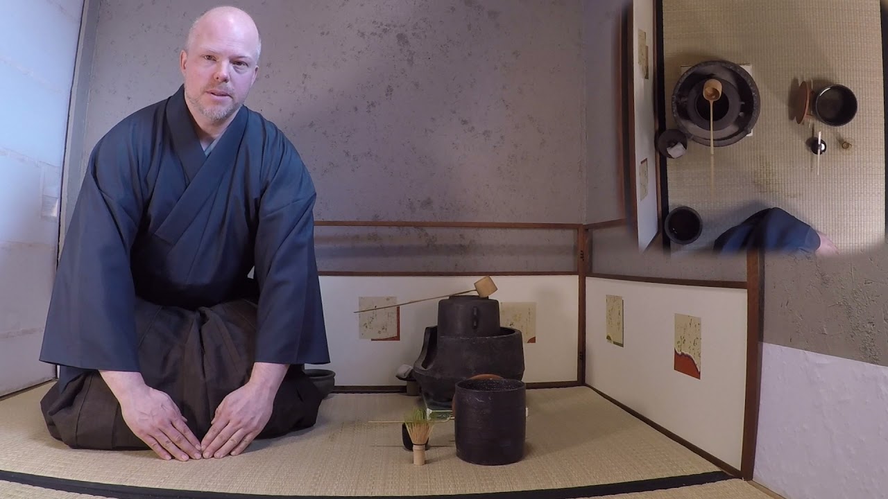 Urasenke Tsutsumi-bukusa Furo (裏千家 の 包み袱紗 風炉)